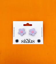 Load image into Gallery viewer, Daisy Flower Studs
